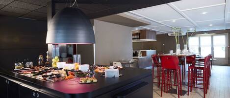 Breakfast, lunch, dinner served; French cuisine