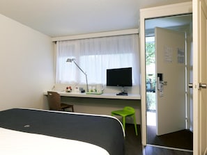 Next Generation, Standard Room, 1 Double Bed | Individually decorated, individually furnished, desk, iron/ironing board