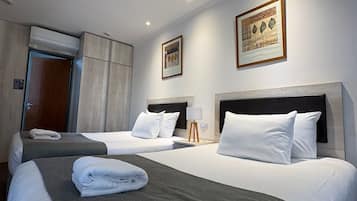 Habitación superior, 2 camas individuales, vista al jardín | Ropa de cama de alta calidad, edredón y decoración personalizada