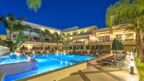 6 indoor pools, 5 outdoor pools, pool umbrellas, pool loungers