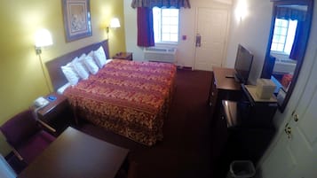 Chambre Standard, 1 très grand lit, fumeurs | Fer et planche à repasser, Wi-Fi gratuit, draps fournis