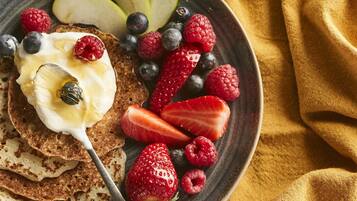 Daily buffet breakfast (EUR 16.90 per person)