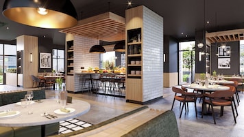 Se sirven desayunos, almuerzos y cenas; cocina francesa