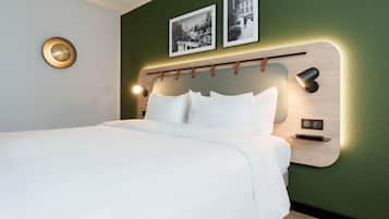 Superior Room, 1 King Bed | Premium bedding, desk, laptop workspace, blackout drapes