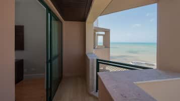 Superior Suite, 1 Queen Bed, Partial Ocean View | Terrace/patio