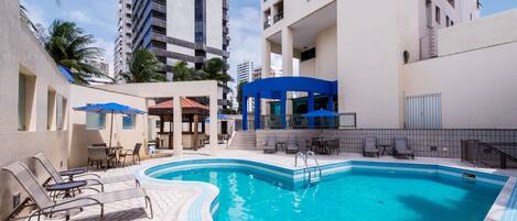Outdoor pool, sun loungers