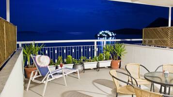 Deluxe Suite, Non Smoking, Sea View | Terrace/patio