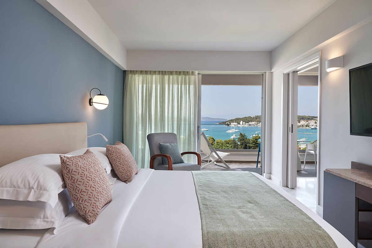 Suite superior, vistas al mar (Unlimited) | Caja fuerte, wifi gratis, ropa de cama