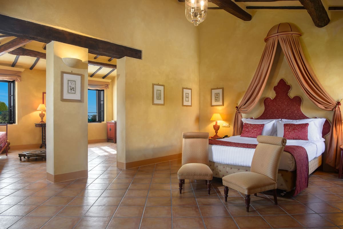 junior suite | 1 bedroom, premium bedding, minibar, in-room safe