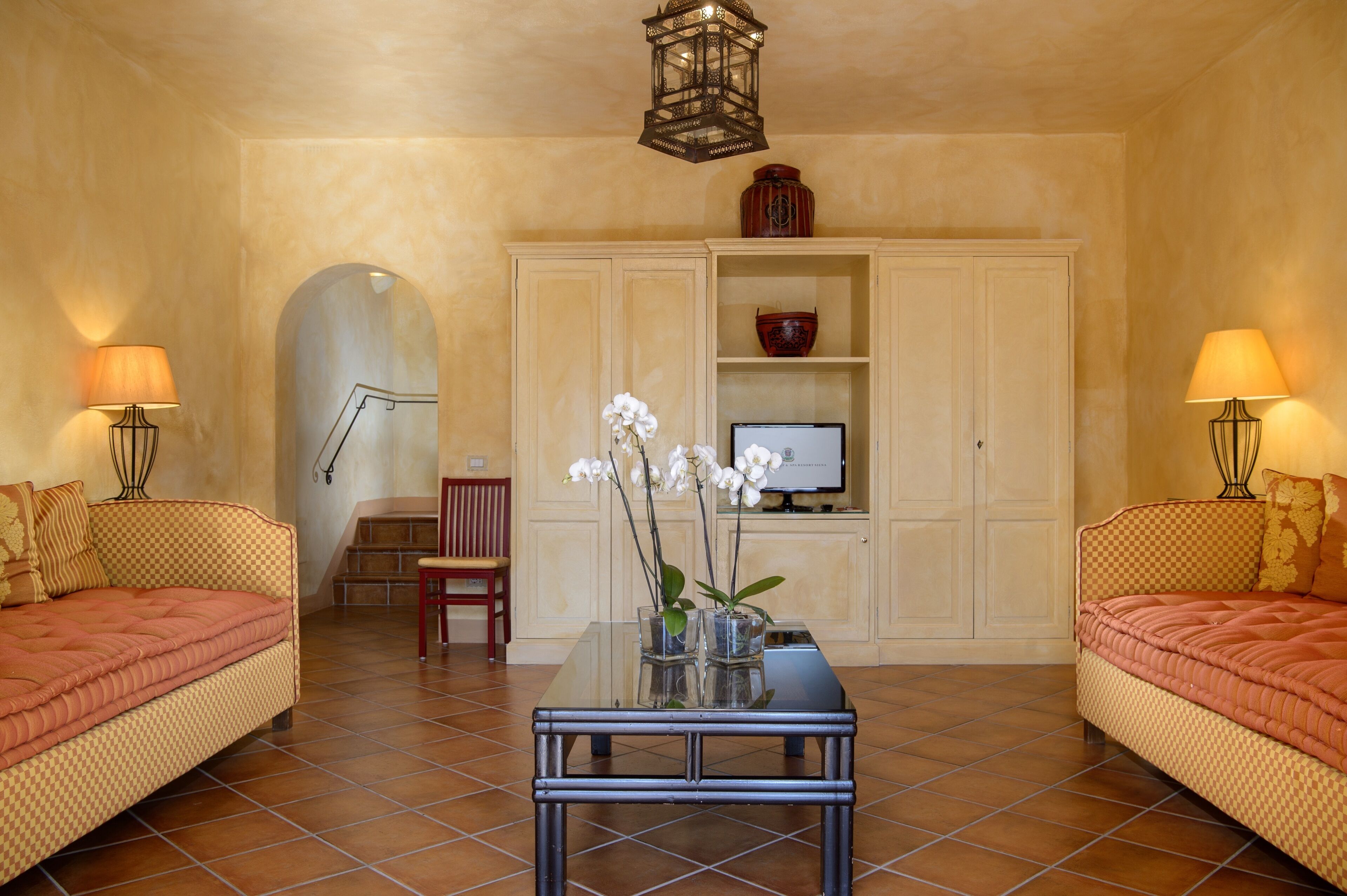 suite | living area | 40-inch lcd tv with digital channels, tv