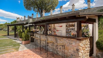 Poolside bar