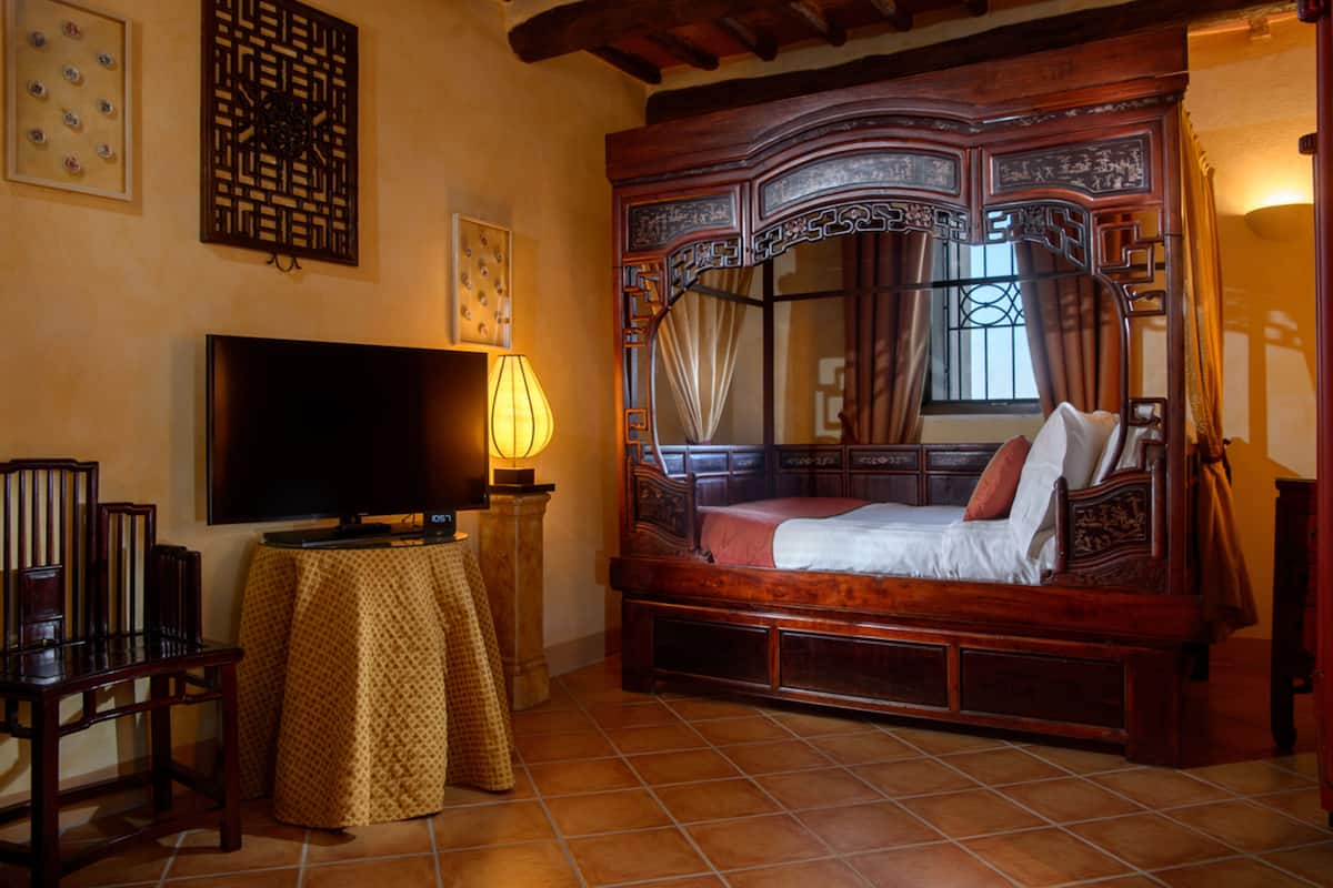 classic room, 1 single bed | 1 bedroom, premium bedding, minibar, in-room safe