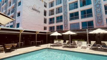 Outdoor pool, pool umbrellas