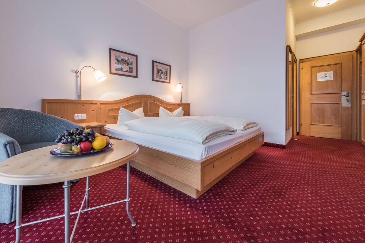 Superior Double Room | Hypo-allergenic bedding available, minibar, in-room safe, desk