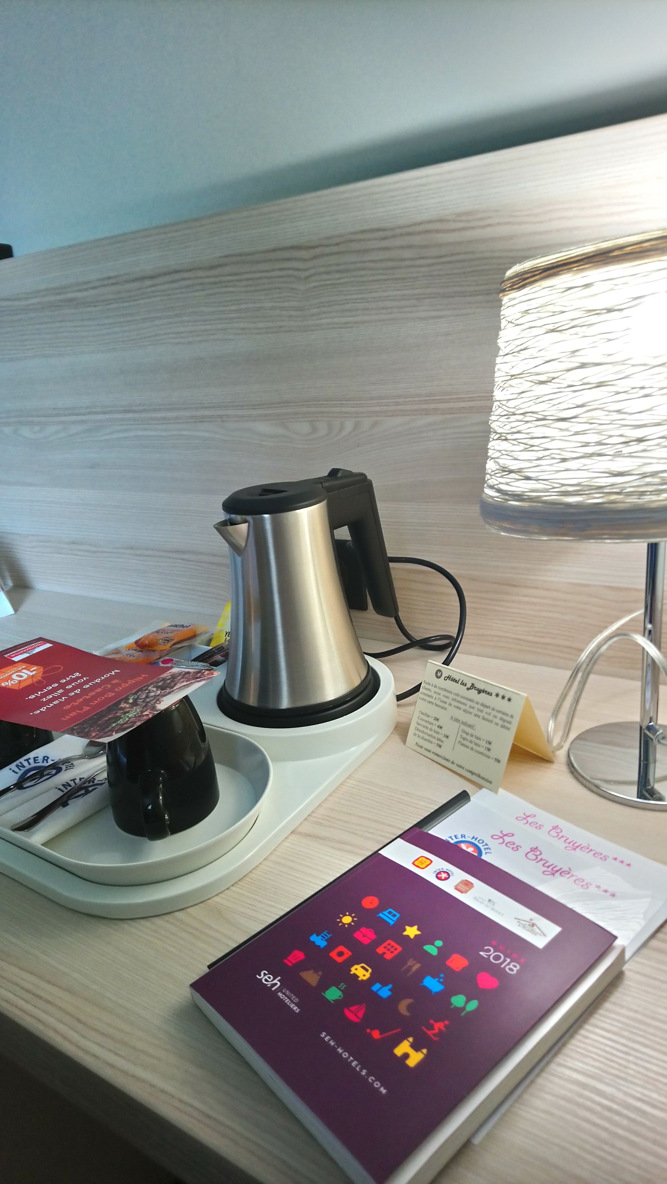 comfort room, 1 double or 2 single beds | coffee and/or coffee maker