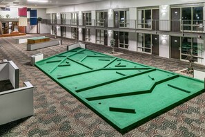Mini-golf
