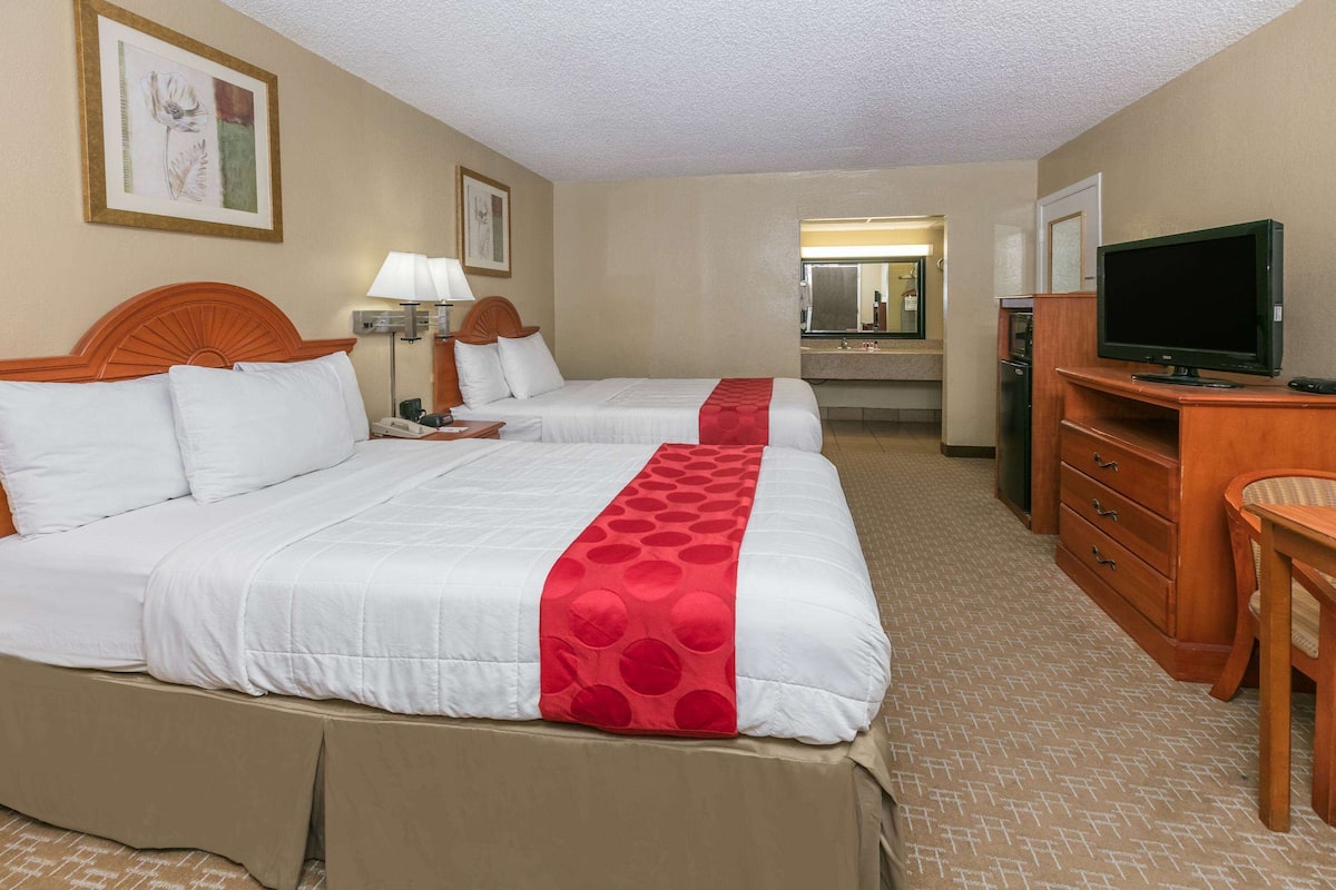Room, 2 Double Beds, Non Smoking | Desk, iron/ironing board, free cribs/infant beds, rollaway beds