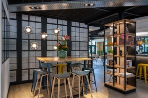 Lobby sitting area - Hotel Campanile Amsterdam Zuidoost (Amsterdam)