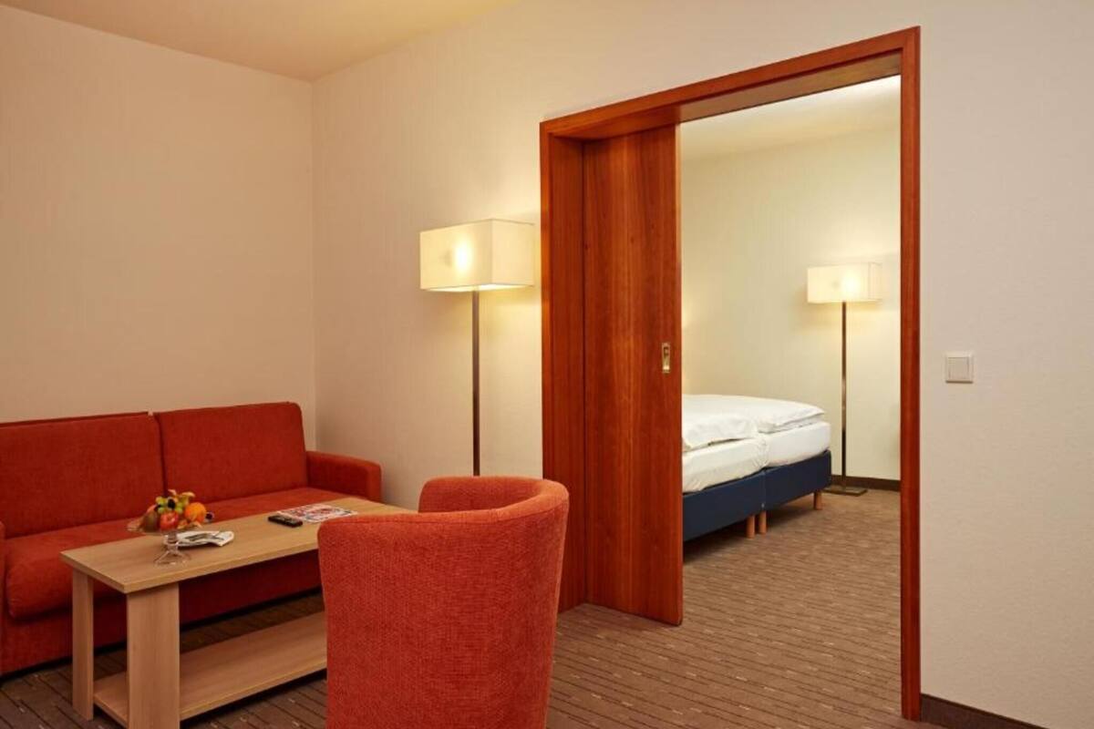 Family Room | Desk, iron/ironing board (on request), WiFi (free), bed sheets