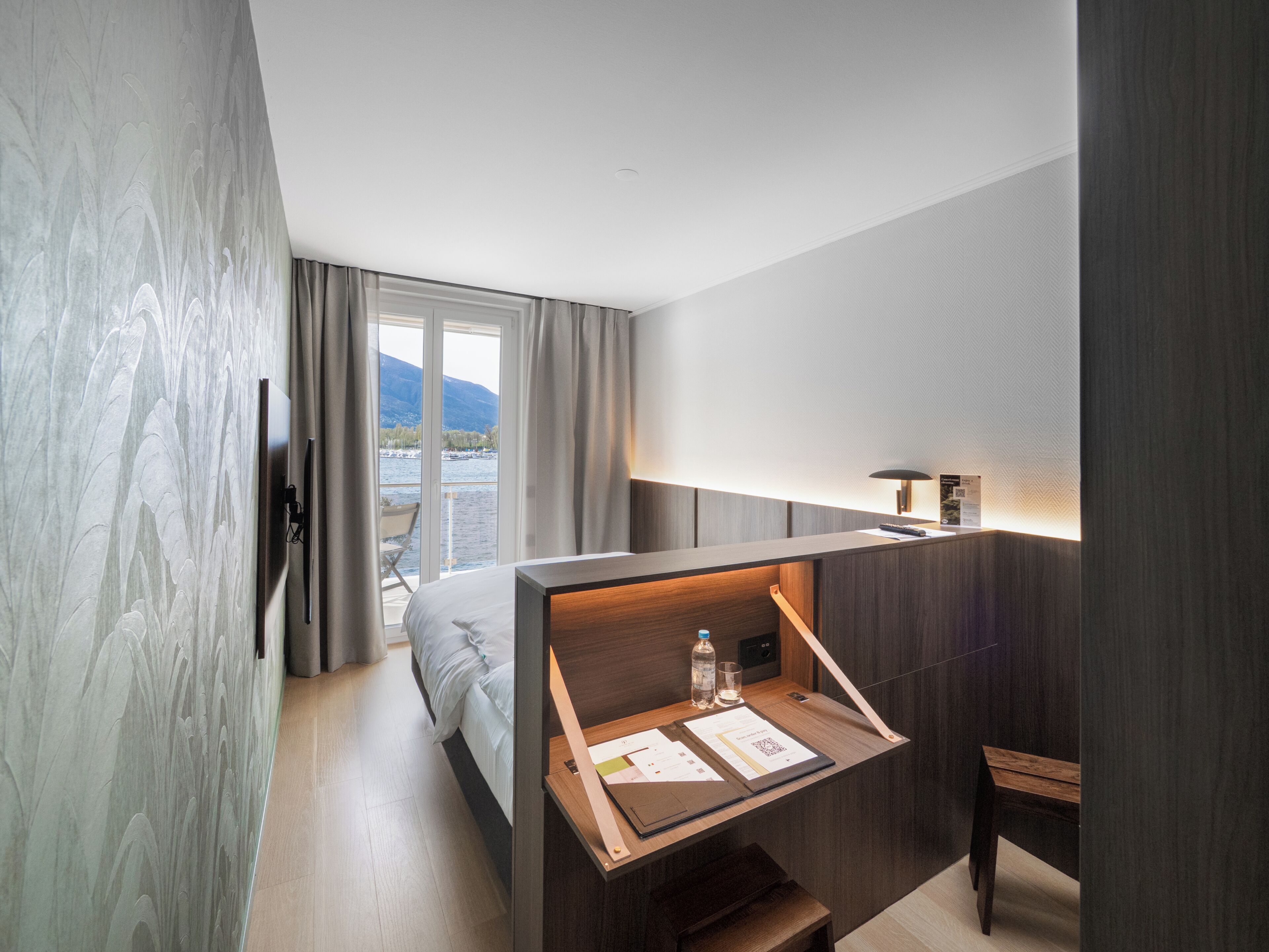 Classic Double Room, Lake View