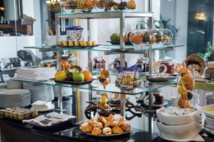 Desayuno buffet diario (CHF 35 por persona)