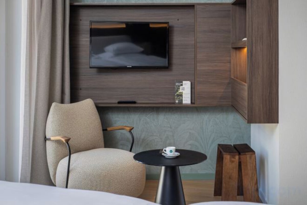 Minibar, coffre-fort, bureau, rideaux d’obscurcissement