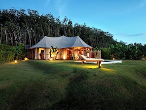 Panorama Tented Pool Villas | Minibar, caja de seguridad en la habitación, wifi gratis y ropa de cama