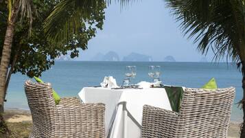 Lunch and dinner served