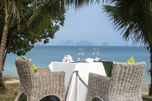 Lunch and dinner served