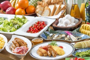 Daily buffet breakfast (JPY 1500 per person) - Hakuba Mominoki Hotel (Hakuba)