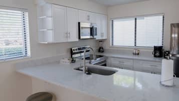 Premium Suite, 2 Bedrooms | Private kitchen
