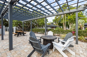 Hotel Exterior at Legacy Vacation Resorts Palm Coast