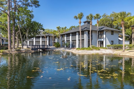 Front of property. Legacy Vacation Resorts Palm Coast