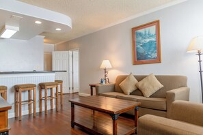 Suite, 2 Bedrooms | Living area