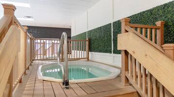 室内 SPA 浴缸