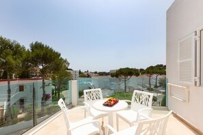 In-room safe, travel cot, free WiFi, bed sheets - Marsenses Ferrera Blanca Family Hotel (Felanitx)