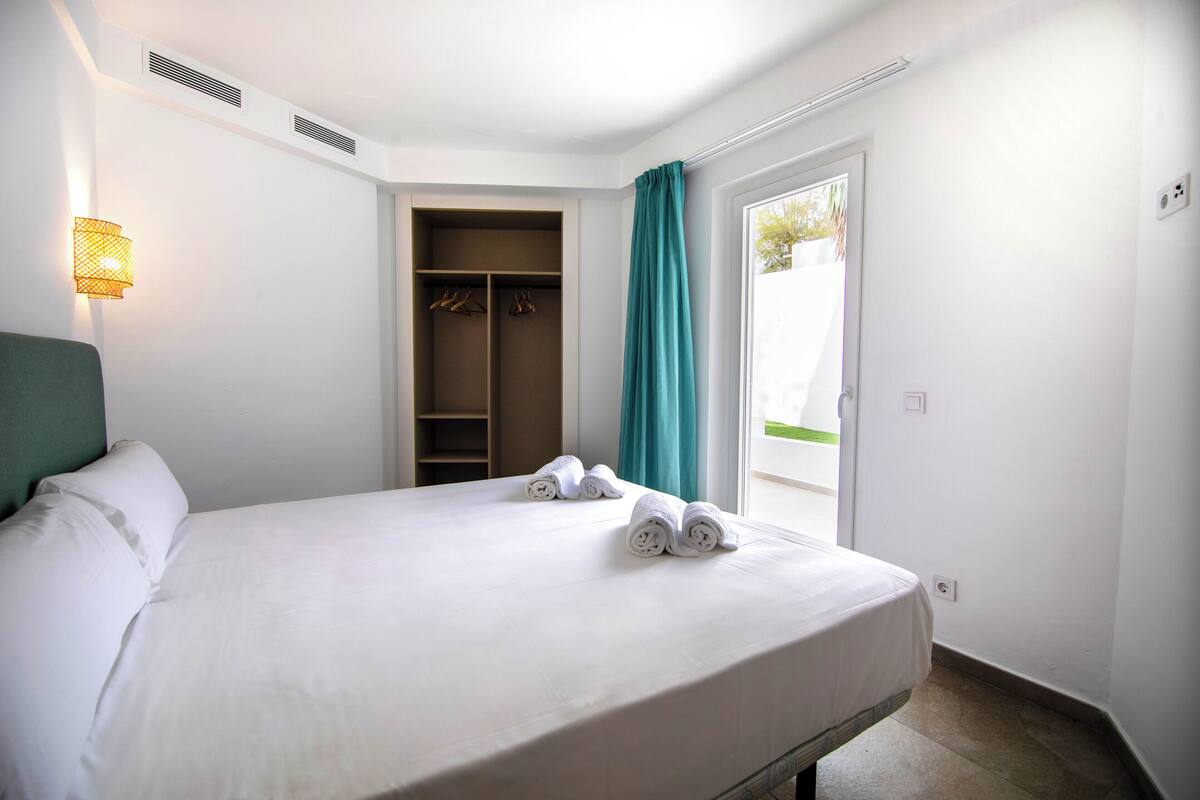 Een kluis op de kamer, reisbedje, gratis wifi, beddengoed