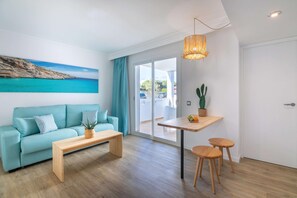 In-room safe, travel cot, free WiFi, bed sheets - Marsenses Ferrera Blanca Family Hotel (Felanitx)