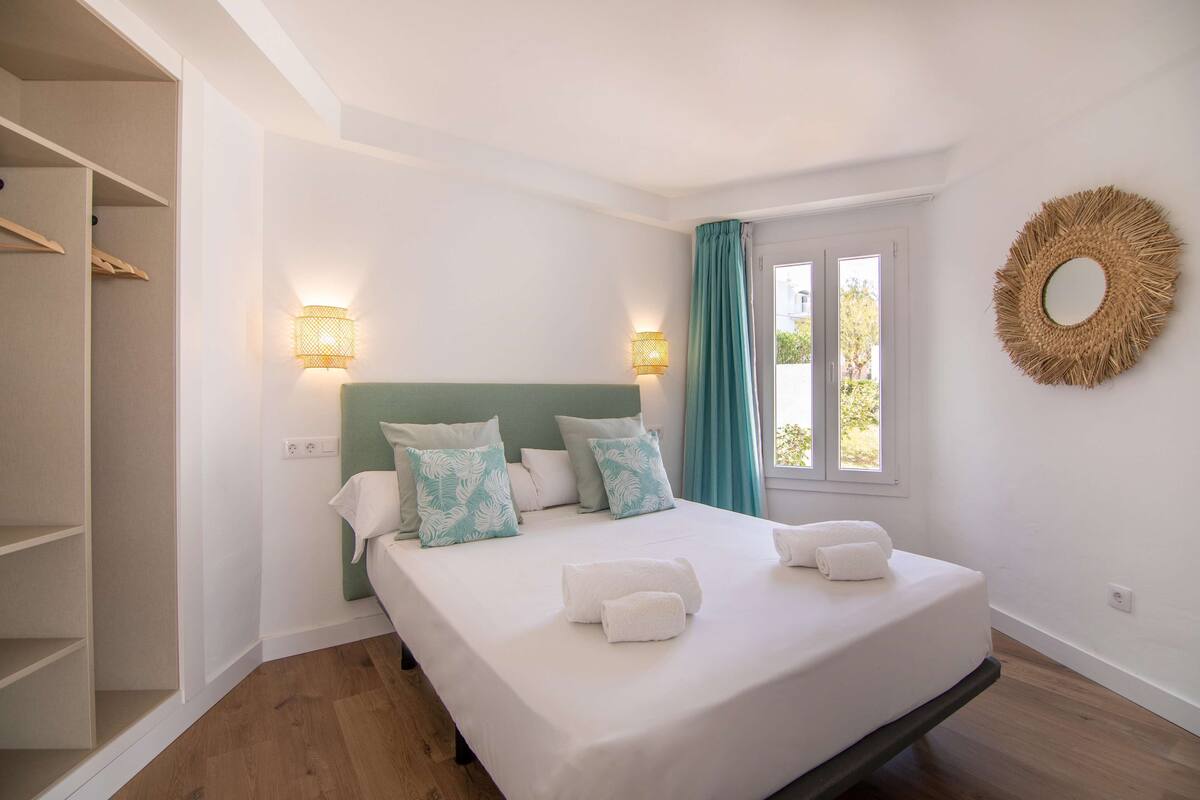 Kamer | Een kluis op de kamer, reisbedje, gratis wifi, beddengoed