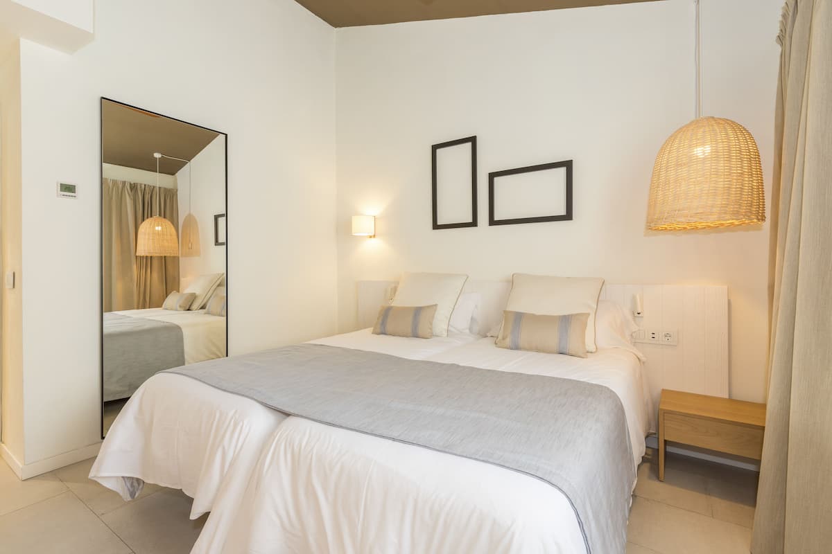 Apartment, 2 Bedrooms, Terrace | In-room safe, free WiFi, bed sheets