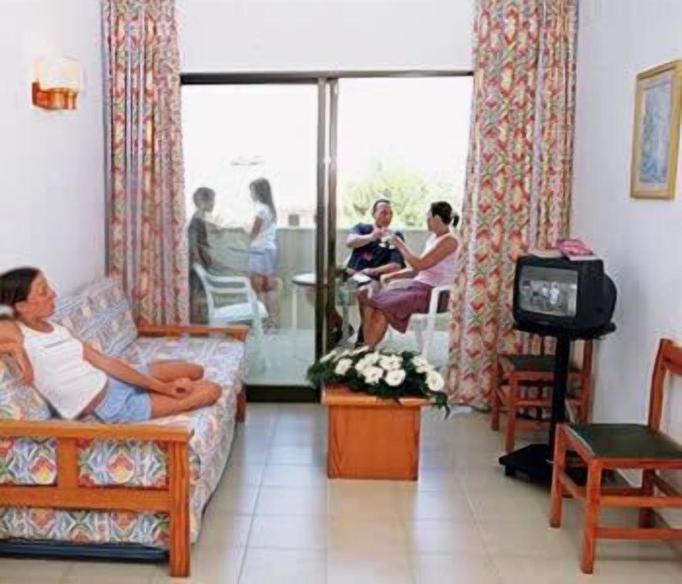 Standard Apartment | Living area