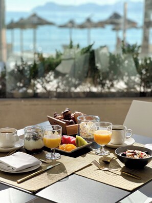 2 Restaurants, Frühstück, Mittagessen, Abendessen, mediterrane Küche