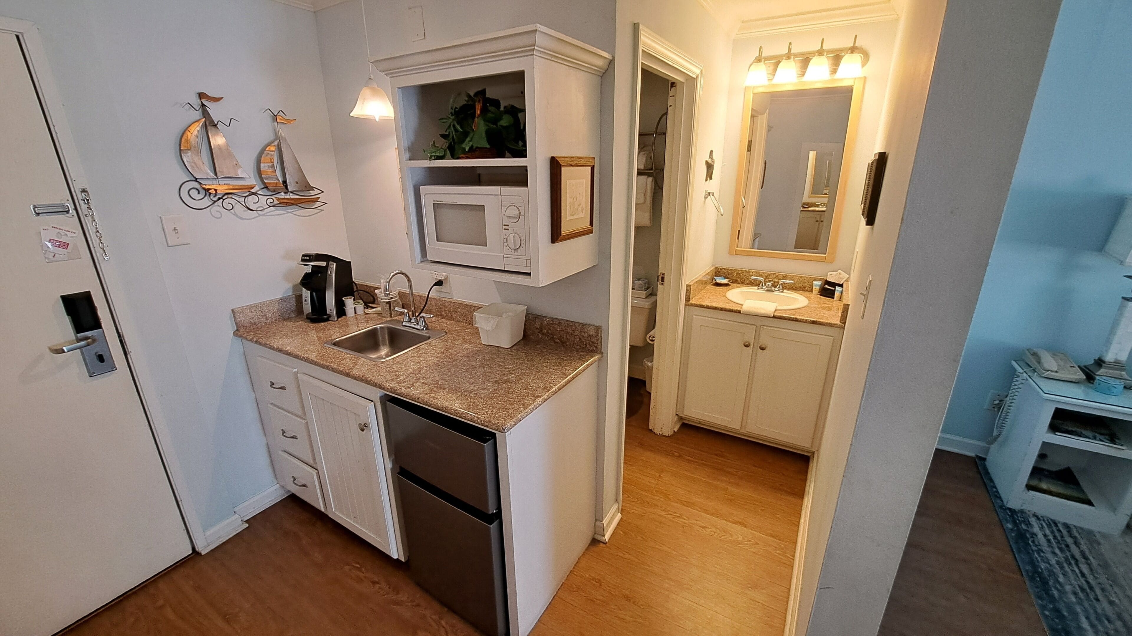 king room 208  | premium bedding, individually decorated, individually furnished