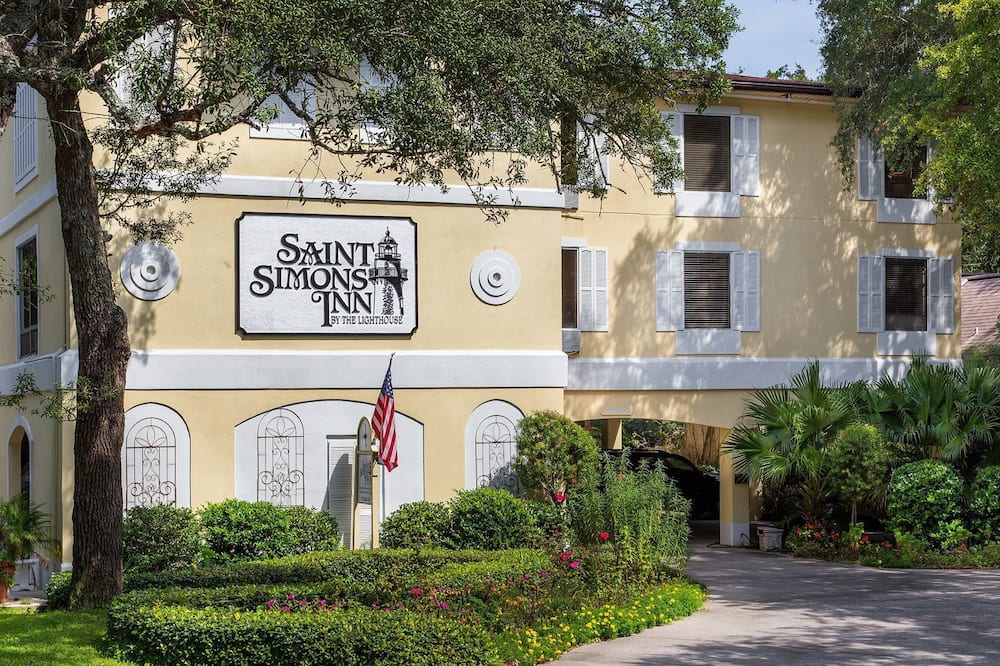 Saint Simons Inn by the Lighthouse
