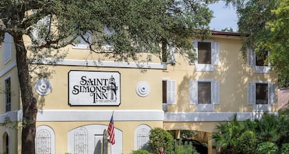 Saint Simons Inn by the Lighthouse