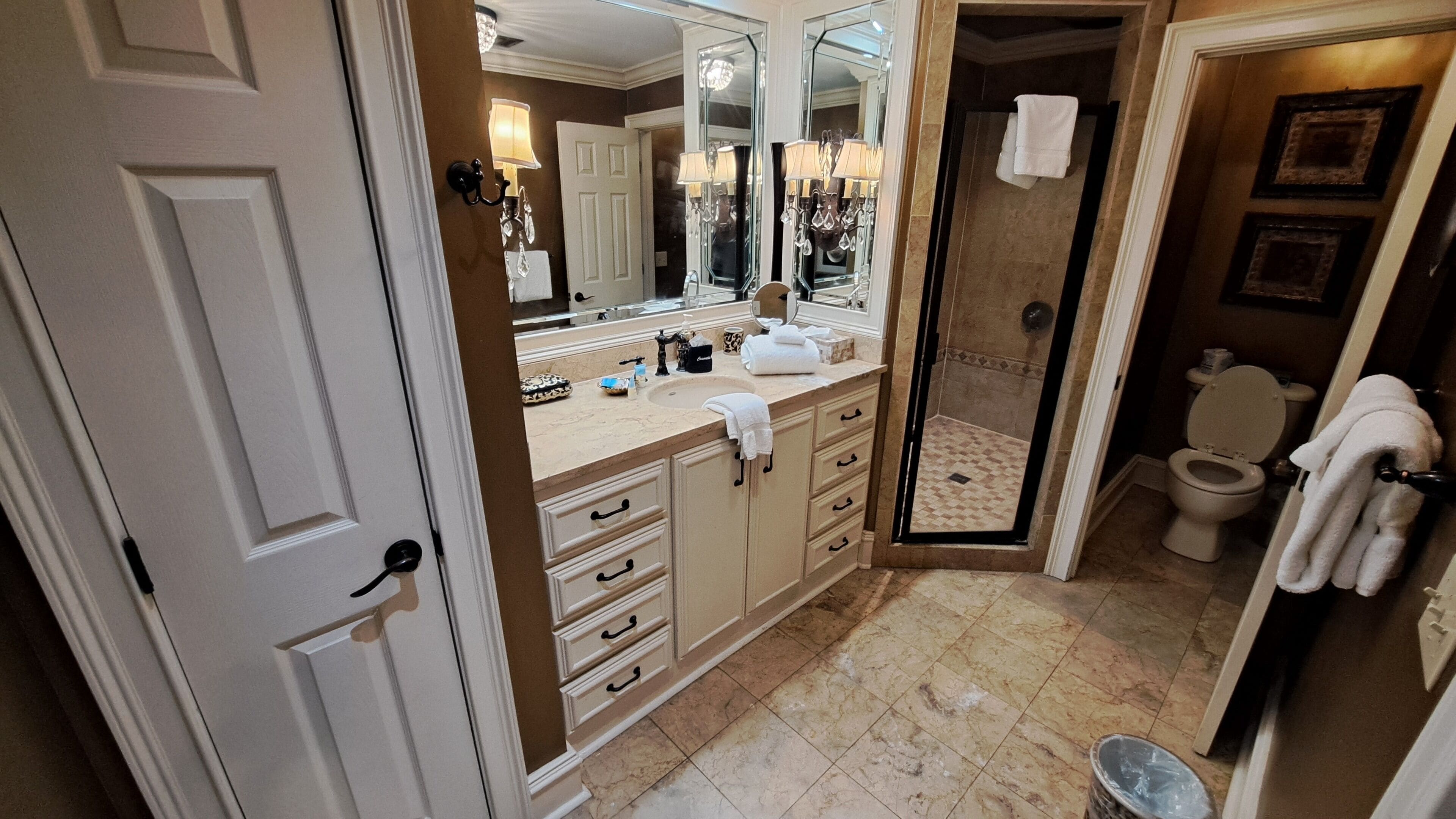 penthouse suite room 300 | bathroom | free toiletries, hair dryer, towels