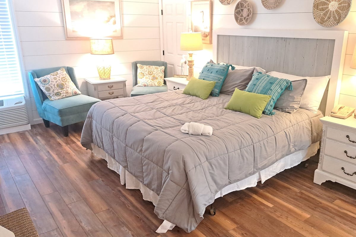 King Room 214 | Premium bedding, individually decorated, individually furnished