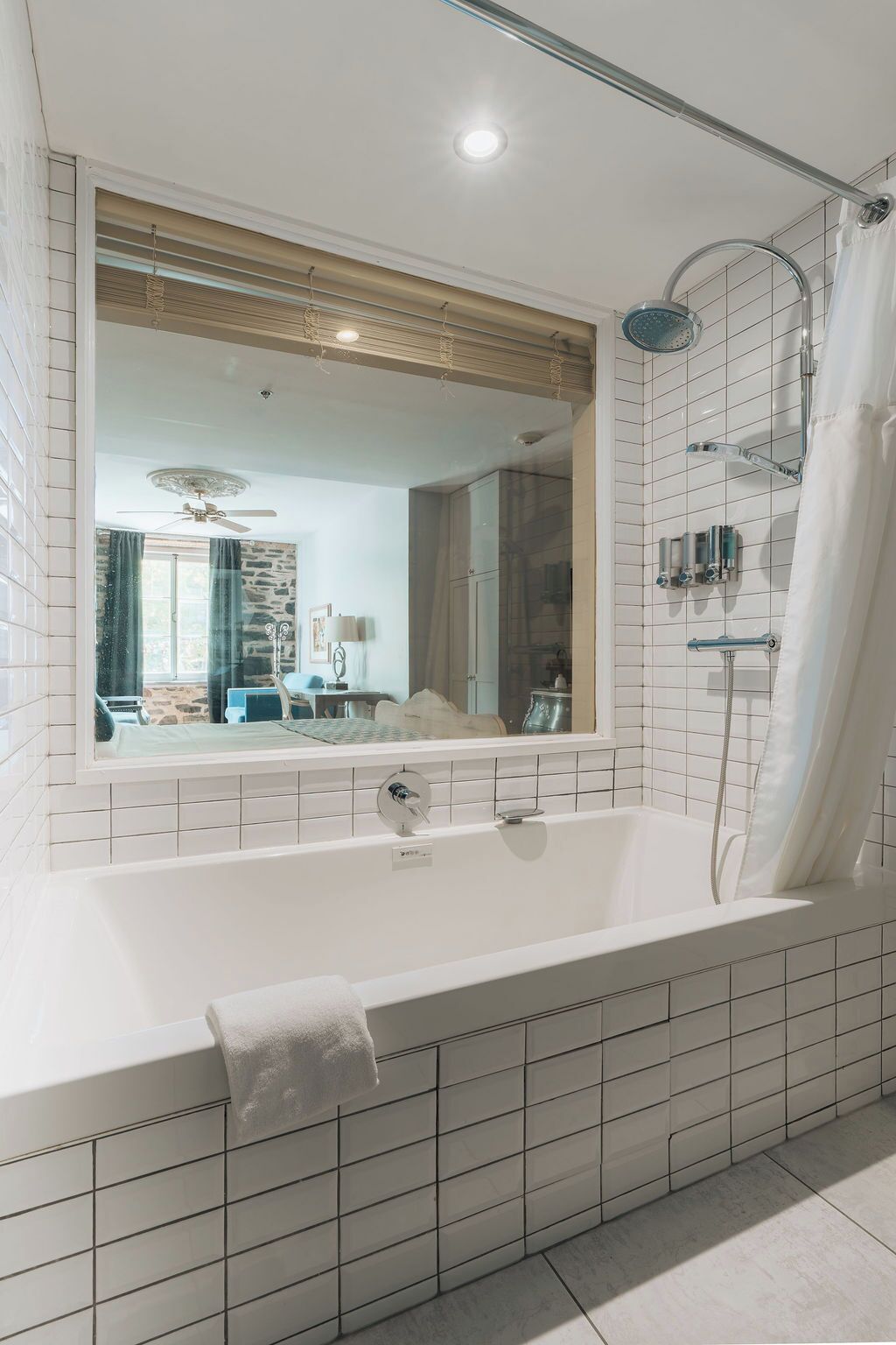 Junior Suite, City View | Bathroom