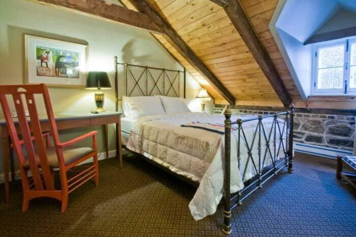 Superior Attic Room, 1 Queen Bed, City View