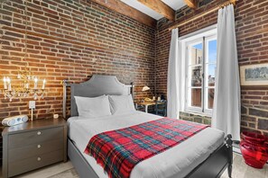 Superior-rum - 1 queensize-säng | Sängtillbehör av högsta kvalitet, duntäcken och bäddmadrasser